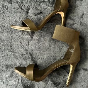 Mix No. 6 Olive Green Women’s heel with ankle strap